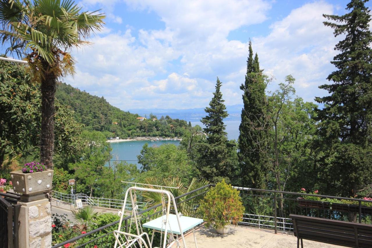Apartments And Rooms By The Sea Medveja, Opatija - 2305 Ловран Экстерьер фото